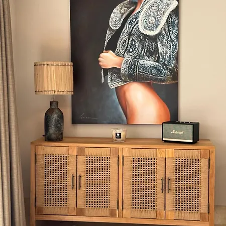 Luxury Μαρμπέλλα